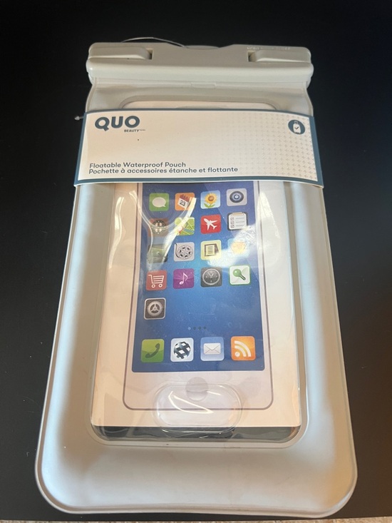 quo Other - NWT - Quo White Waterproof Floatable Phone Pouch